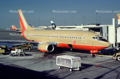 N329SW, Boeing 737-3H4, Southwest Airlines SWA, 737-300 series, CFM56-3B1, CFM56