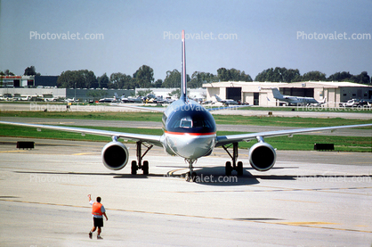 N730US, US Airways AWE, Santa Ana International Airport, Airbus A319-112, A319 series, CFM56-5B6/P, CFM56, head-on