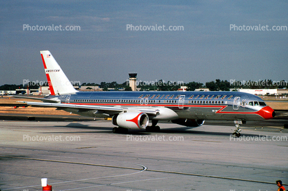 N679AN, American Airlines AAL, Boeing 757-223, Retro Colors