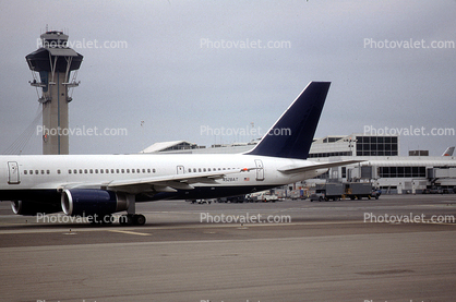 N528AT, Boeing 757-23N, LAX, RB211-535 E4, RB211, 757-200 series, Control Tower