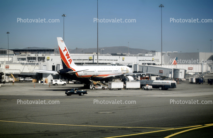 N718TW, TWA, Boeing 757-231, Jetway, Refueling Truck, Terminal, Airbridge, September 22 2001, PW2000