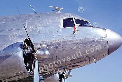 Douglas DC-3 Twin Engine Piston Prop nose