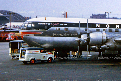 Northwest Orient Airlines, Boeing 377-10-30, Stratocruiser, N74607, shipset-707