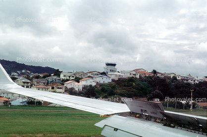 Wellington New Zealand, Boeing 737, Control Tower, Lone Wing, flaps, spoilers