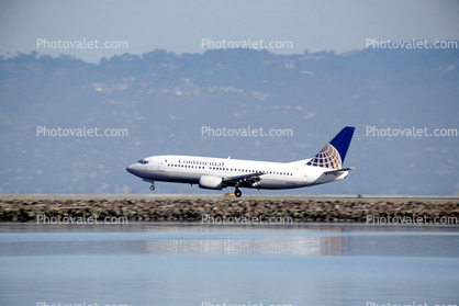 Landing, Continental Airlines COA, Boeing 737