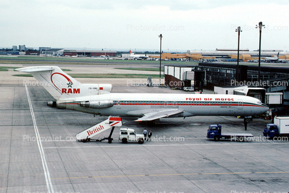 Royal Air Maroc, Boeing 727-2B6, CN-RMQ, Rampstairs, JT8D