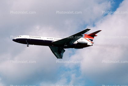 G-AWZF, British Airways BAW, Hawker Siddeley HS121 3B Trident, Landing