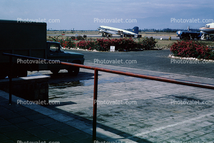 Douglas DC-3 Twin Engine Prop, Air Congo, Albertville