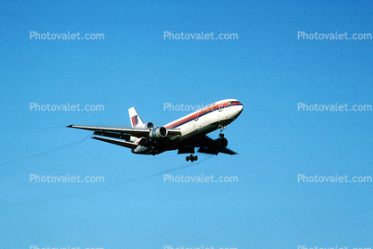 United Airlines UAL, Douglas DC-10