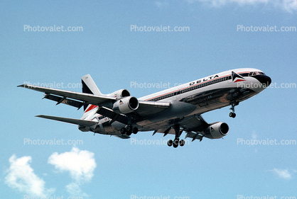 N724DA, Delta Air Lines, Lockheed L-1011, landing, RB211