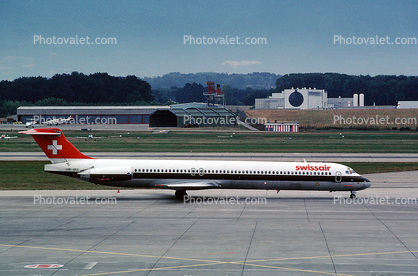 HB-INX, McDonnell Douglas MD-82, SwissAir