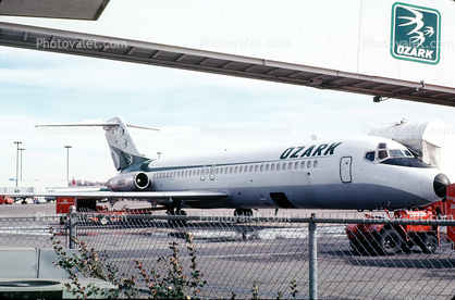 N977Z, Ozark Airlines, McDonnell Douglas DC-9-31, JT8D, JT8D-9A s3