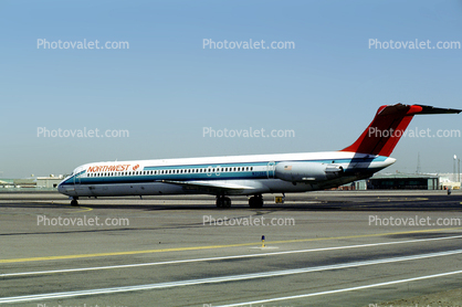 N313RC, McDonnell Douglas MD-82, Northwest Airlines NWA, JT8D