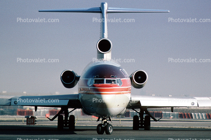 N579PE, PEOPLExpress, Boeing 727, head-on, JT8D, JT8D-9A s3