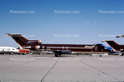 N476BN, 727-227 ADV, Braniff, Airstair, 727-200 series