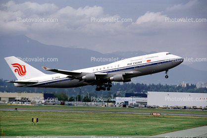 B-2464, Boeing 747-4J6(LCF), China Airlines, Taking-off