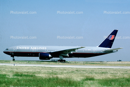 N777UA, United Airlines UAL, Boeing 777-222, PW4077, PW4000