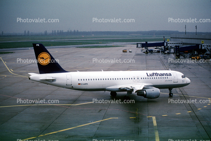 D-AIPK, Lufthansa, Airbus A320-211, CFM56-5A1, CFM56, Wiesbaden