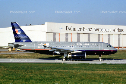 D-AVYL, United Airlines UAL, Airbus A319-132, A319 series, Daimler-Benz Aerspace Airbus Hangar