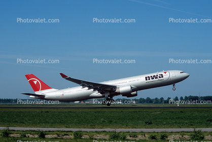 N806NW, Airbus A330, Taking-off, Northwest Airlines NWA