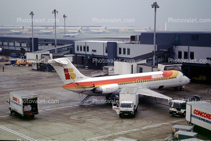 EC-BQX, Iberia Airlines, McDonnell Douglas DC-9-32, Ciudad de Valladolid, JT8D-7B, JT8D, Airstair, Jetway, Airbridge