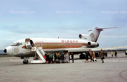 N798AS, Golden Nugget, Boeing 727-90C, Alaska Airlines ASA, Nome, Alaska, USA, Mobile Stairs, Rampstairs, ramp, passengers, 1970s