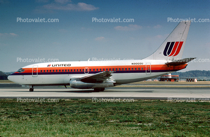 N9060U, Boeing 737-222, United Airlines UAL, 737-200 series, JT8D, JT8D-7B