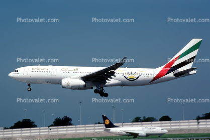 A6-EKQ, Emirates, Airbus A330-243, Landing, Flight, Airborne