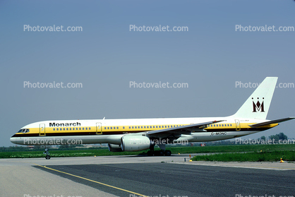 G-MONC, Monarch Airlines, Boeing 757-2T7, RB211