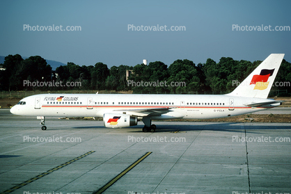 G-FCLA, Boeing 757-28A, Flying Colours