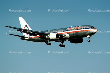 N324AA, Boeing 767-223ER, American Airlines AAL, CF6-80A2, CF6, 767-200 series