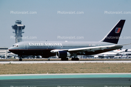N614UA, Boeing 767-222, United Airlines, 767-200 series, JT9D