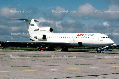 RA-42320, Ast Air, CNG Transavia Airlines, Yak-42