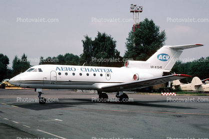 Aero Charter, ACR, Yak-40