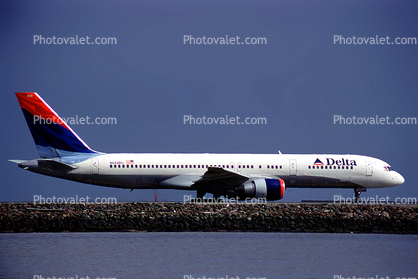 N640DL, Boeing 757-232, Delta Air Lines, 757-200 series, PW2037, PW2000