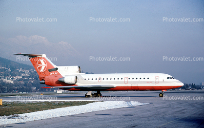 LY-AAV, Yak-42D, Lithuanian Airlines