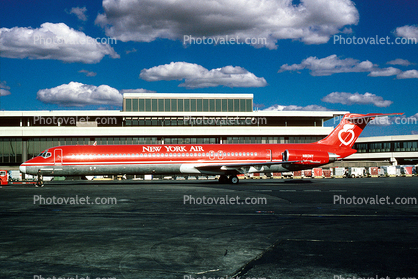 N813NY, McDonnell Douglas MD-82, JT8D