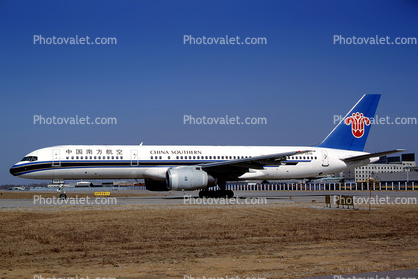 B-2818, China Southern Airlines CSN, Boeing 757-21B, 757-200 series, RB211