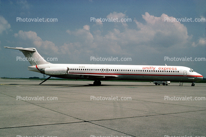 EI-BTX, Unifly Express, McDonnell Douglas MD-82 (DC-9-82), Airstair