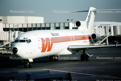N2820W, Boeing 727-247, JT8D, 727-200 series