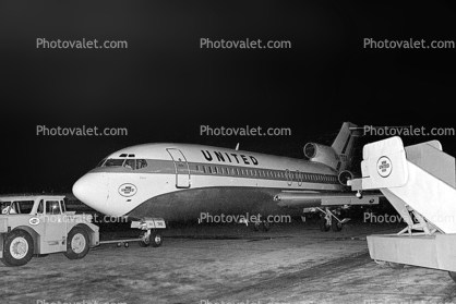 N7562U, Boeing 727-22, Mobile Stairs, Rampstairs, ramp