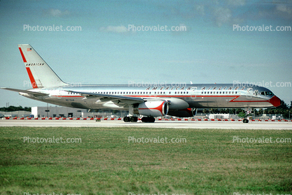 N679AN, Boeing 757-223, American Airlines AAL, 757-200 series, legacy colors