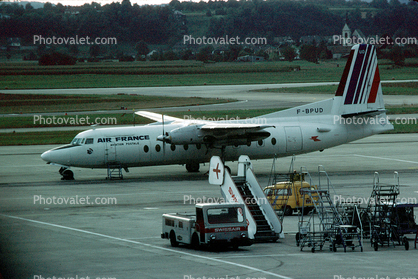 F-BPUD, Fokker F-27-500 Friendship, Air France AFR, Mobile Stairs, Rampstairs, ramp, 1980, 1980s