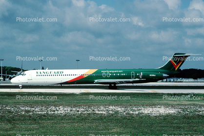 N135NJ, Vanguard Airlines, McDonnell Douglas MD-82, JT8D-217C, JT8D, 2002