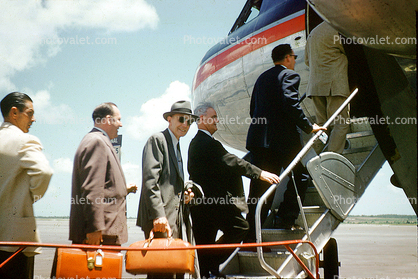 Boarding Passengers, Men, Suits, hat, briefcase, Stairs, steps, National Airlines NAL, 1950s