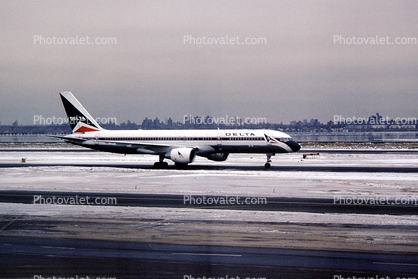 Boeing 757, Delta Air Lines, Snow, Cold, Ice, Winter, February 1994