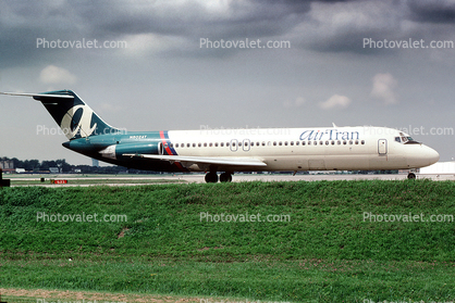 N802AT, AirTran, McDonnell Douglas DC-9-32, JT8D, August 2000