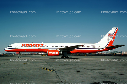 N750WL, hOOters Air, Boeing 757-2G5, 757-200 series, RB211-535 E4, RB211