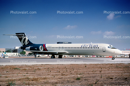 N946AT, airTran Airways, Boeing 717-2BD, BR715, December 1999