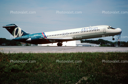 N837AT, McDonnell Douglas DC-9-32, JT8D-9, JT8D, taking-off